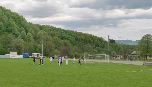 Samo u BiH: Golman odbranio, sudija dosudio gol