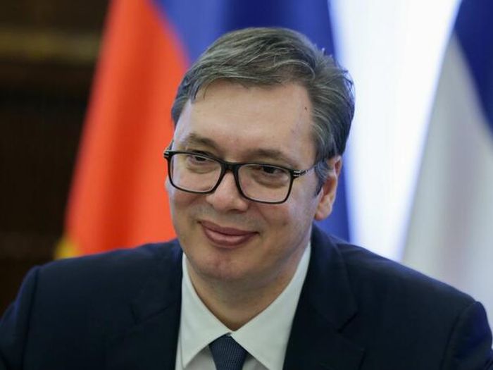 Samo u Srbiji: Vučić pomilovao djevojku koja je automobilom udarila studentkinju