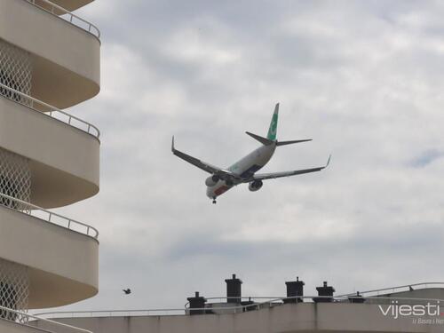 Samo za odabrane: Avion iz Pariza sletio u Sarajevo