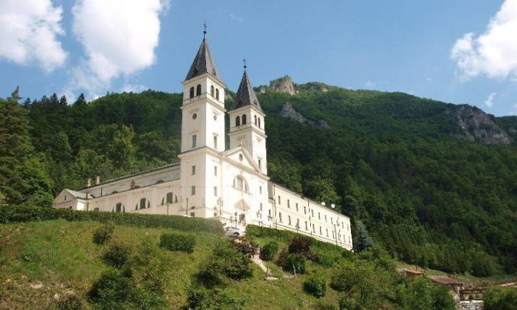 Samostani Bosne Srebrene odražavaju zraku Božije ljepote