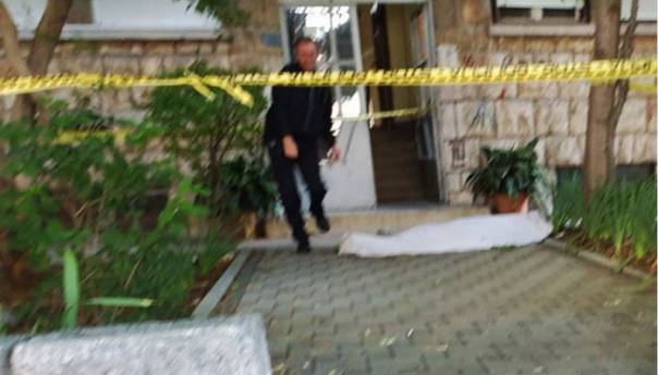 Mostar: Slijep starac pao sa balkona i poginuo