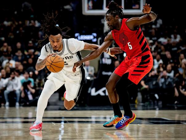 San Antonio u polufinalu Zapada, Knicksi izborili meč loptu