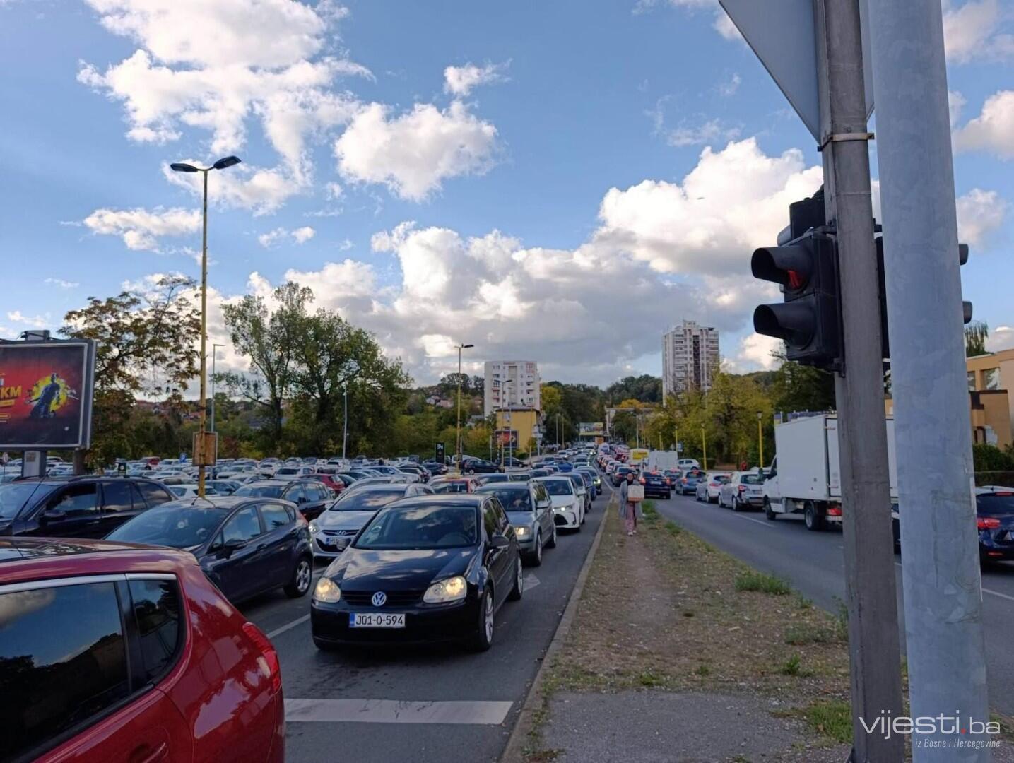 Sanacija ceste pretvorila Tuzlu u saobraćajni haos