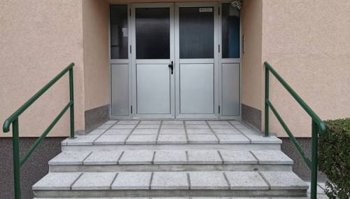 Sanacija stepeništa i pristupne staze u Bolničkoj ulici