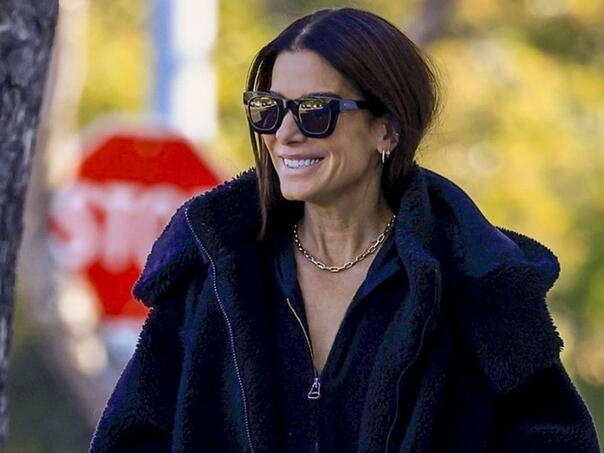 Sandra Bullock snimljena u javnosti prvi put nakon smrti partnera