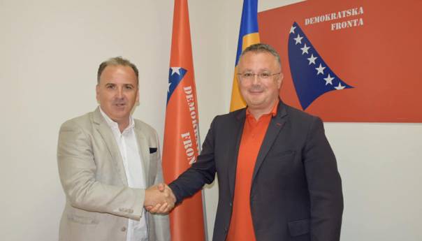 Sanel Kajan pristupio Demokratskoj fronti