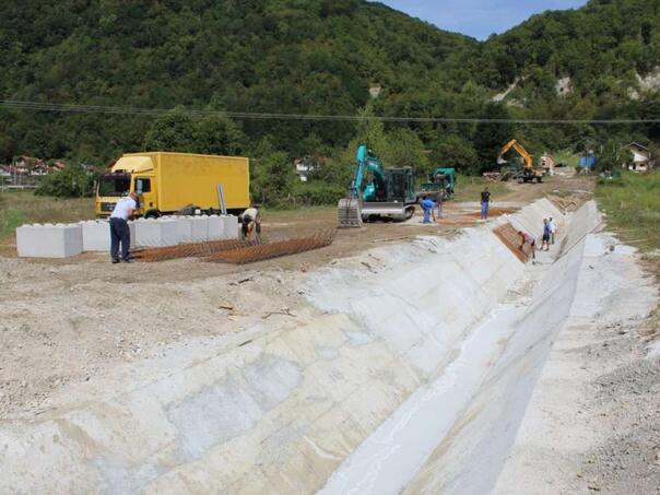 Saniranje havarije iz oktobra 2024.: U toku radovi na regulaciji vodotoka u naselju Zlate