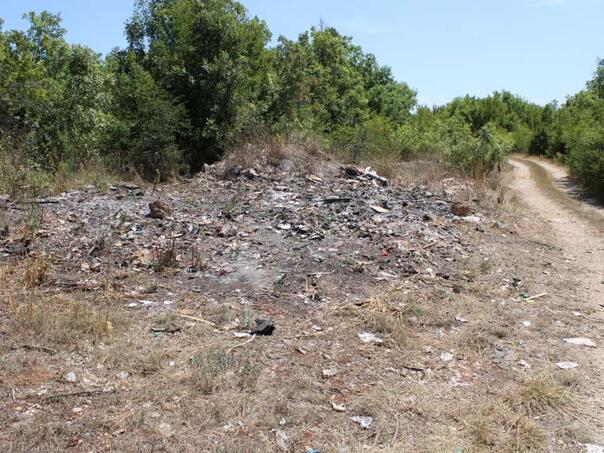 Sanirano više ilegalnih divljih deponija otpada u Ljubuškom