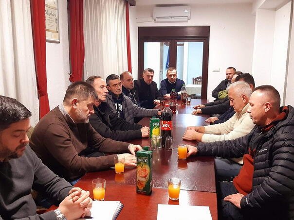 Lager iz Posušja uništava vakufsku zemlju? Lager iz Posušja uništava vakufsku zemlju?