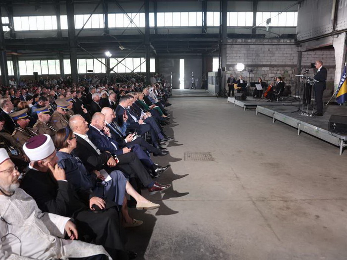 Santana: Neki od osuđenih zločinaca nisu ni privedeni pravdi, drugi zločinci se veličaju