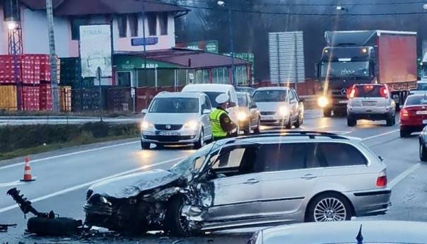 Saobraćaj jednom trakom na MP Žepče-Maglaj, kod mjesta Goliješnica, zbog nesreće