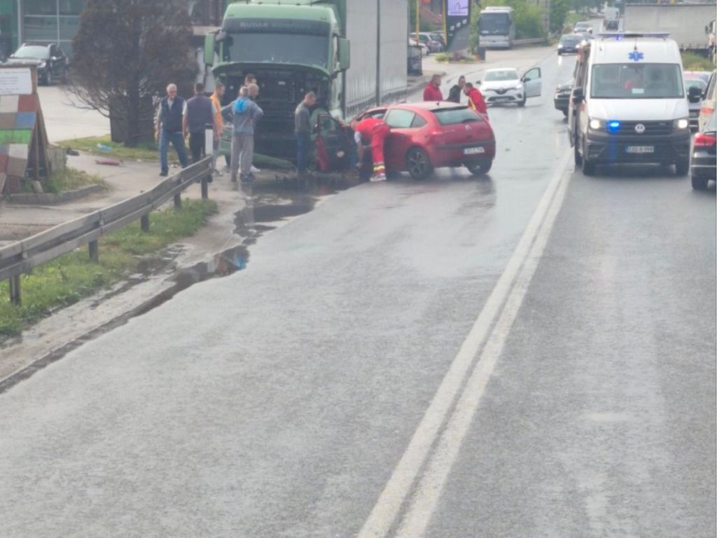 Saobraćaj na M-17 vraćen u normalu nakon nesreće kod Zenice