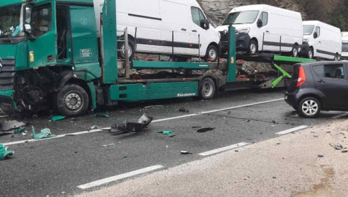 Saobraćajna nesreća kod Jablanice: Jedna osoba povrijeđena