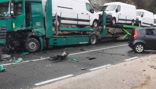 Saobraćajna nesreća kod Jablanice: Jedna osoba povrijeđena