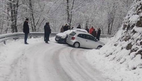 Saobraćajna nesreća kod Kaknja, saobraćaj se odvija otežano