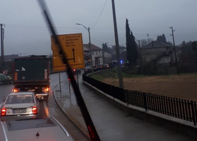 Saobraćajna nesreća kod Mostara: Ima povrijeđenih