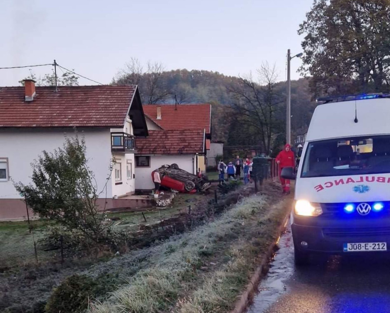 Saobraćajna nesreća kod Tuzle: Vozilom udario u porodičnu kuću