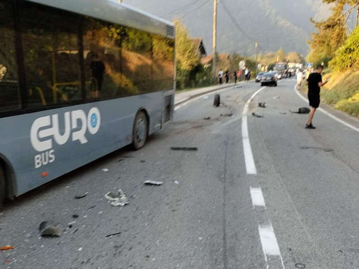Saobraćajna nesreća kod Zvornika, povrijeđen vozač autobusa