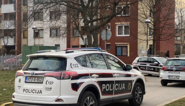 Saobraćajna nesreća na Dobrinji: Mercedesom udario pješaka