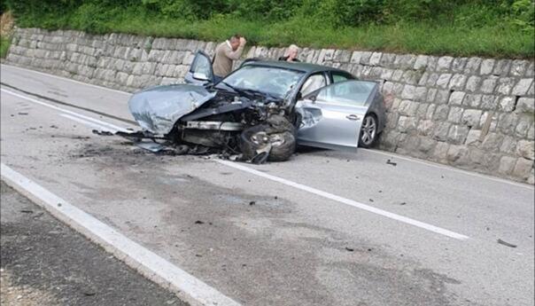 Saobraćajna nesreća na putu M-18, više osoba povrijeđeno