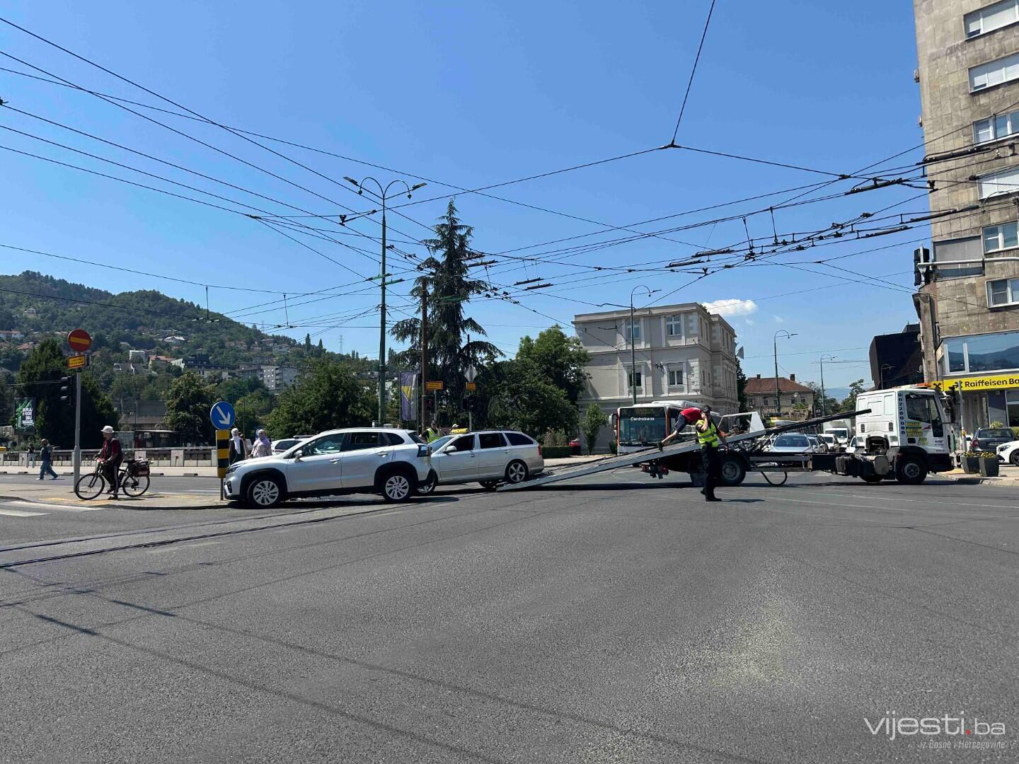 Saobraćajna nesreća na Skenderiji, jedna osoba povrijeđena