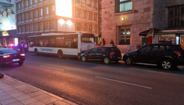 Saobraćajna nesreća u centru Sarajeva, dvije osobe povrijeđene