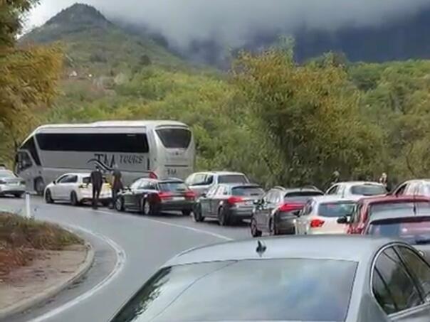 Saobraćajni kolaps na Bradini zbog nesreće
