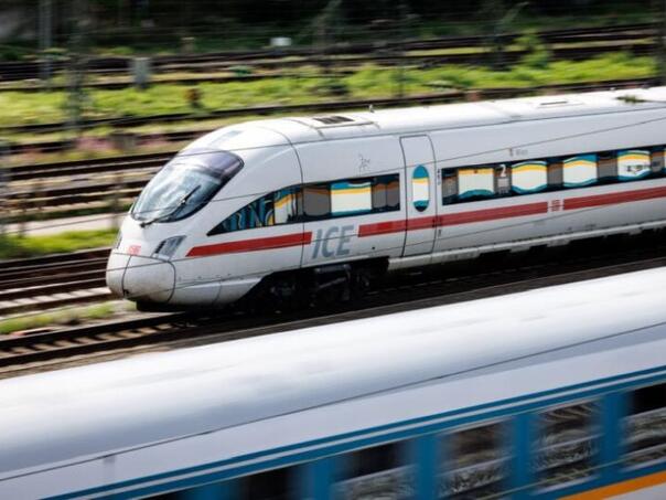 Saobraćajni kolaps u Njemačkoj u subotu, mnogi ostali bez prevoza