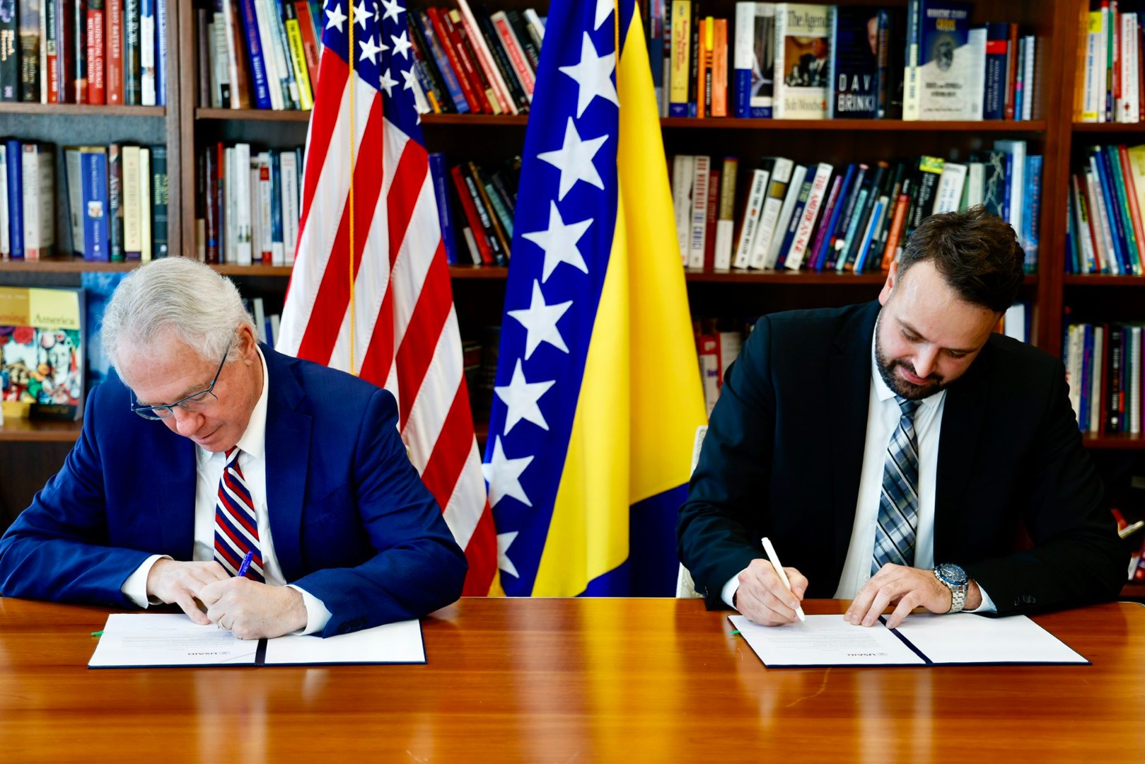 Saradnja ambasade SAD s lokalnom zajednicom