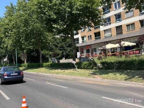 Izbjegnuta tragedija: Automobil na Otoci završio na krovu, objavljen snimak