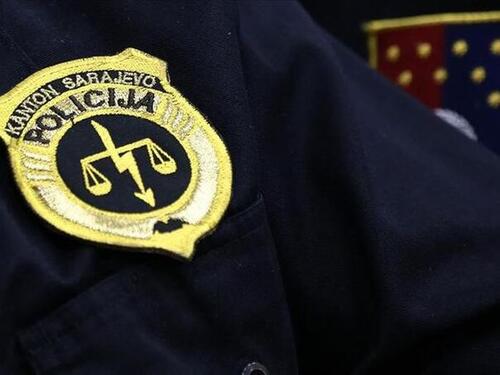 Sarajevo: Automobil teško povrijedio pješaka na parkingu