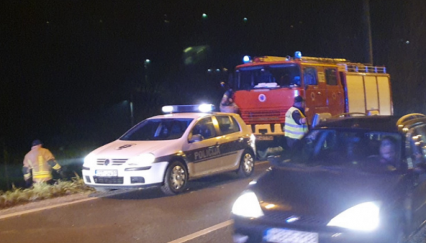 Sarajevo: Automobilom sletio s ceste, hitna, policija i vatrogasci na terenu, ima povrijeđenih