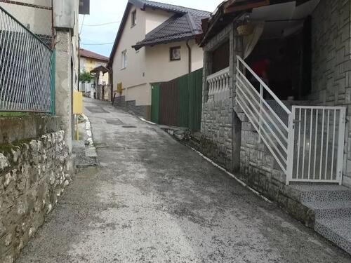 Sarajevo: Bačena bomba na dvorište porodične kuće