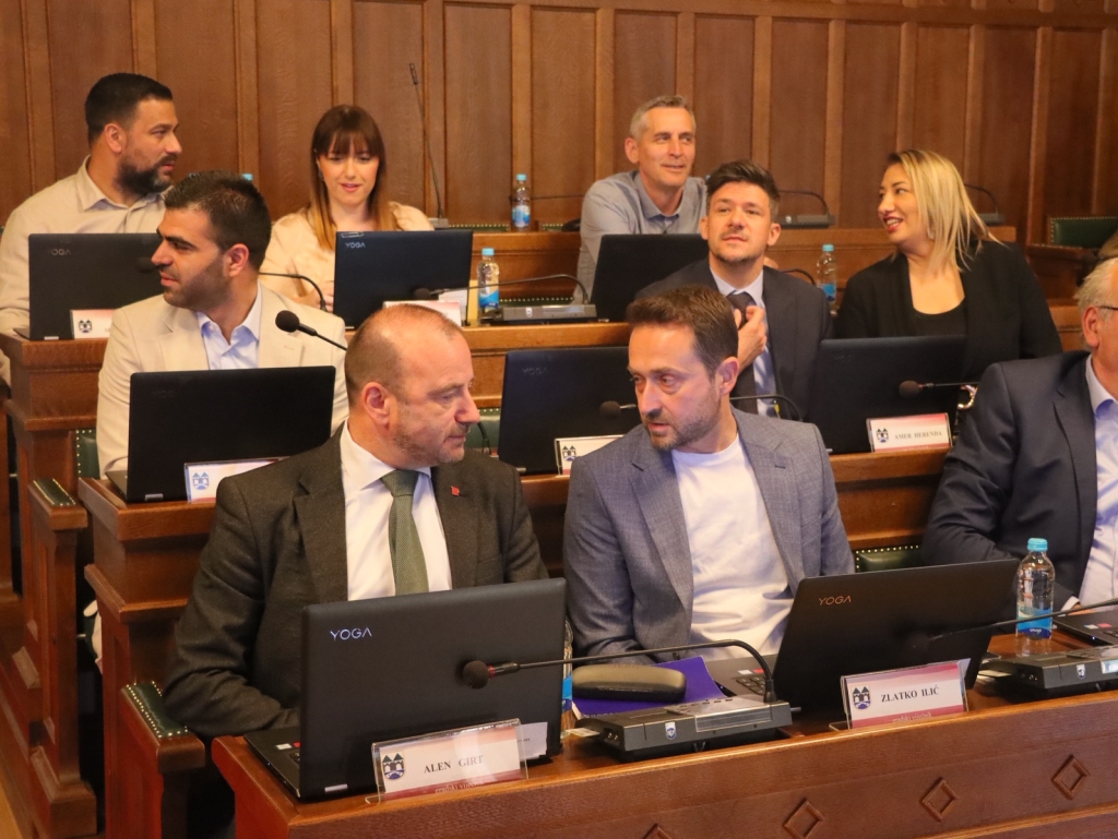 Sarajevo bez gradonačelnika: Ponavlja se scenarij s Bogićem Bogićevićem!?