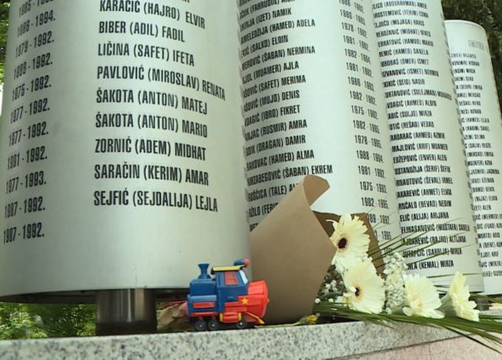 Sarajevo danas obilježava Dan žalosti u znak sjećanja na 1.601 ubijeno dijete u opsadi