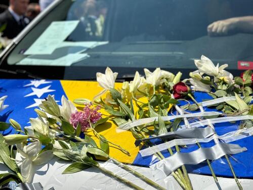 Sarajevo danas staje u tišini: Kolona sa žrtvama genocida prolazi kroz grad