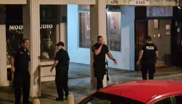 Sarajevo: Izbodene dvije osobe, masovna tučnjava u bašti kafića