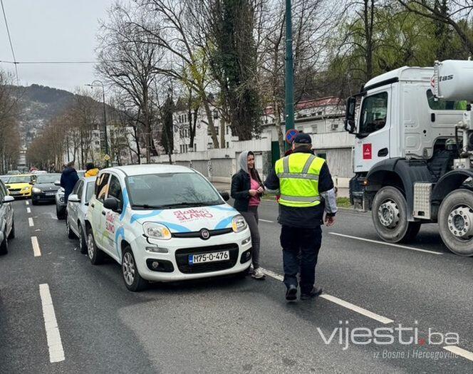 Sarajevo: Lančani sudar u Alipašinoj ulici, formirala se kolona vozila