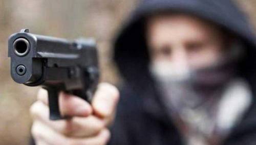 Sarajevo: Maloljetniku na ulici uz prijetnju pištoljem oteli mobitel