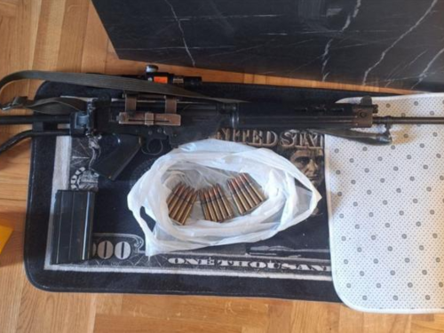 Sarajevo: Mladić uhapšen na Ilidži, oduzeta automatska puška, droga i pištolj
