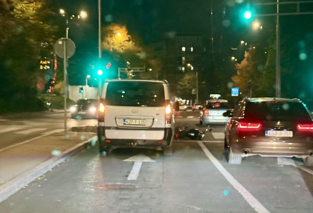 Sarajevo: Motor i kombi se sudarili u centru grada