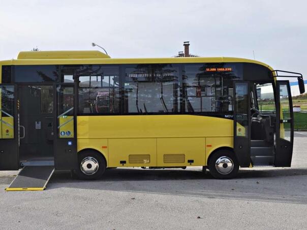 Sarajevo nabavlja 15 novih minibusa, ministar Šteta potpisao sporazum