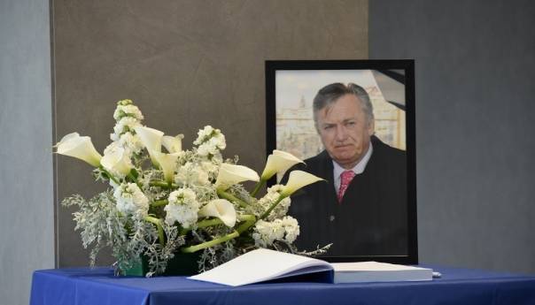 Sarajevo: Otvorena Knjiga žalosti povodom smrti Ivice Osima