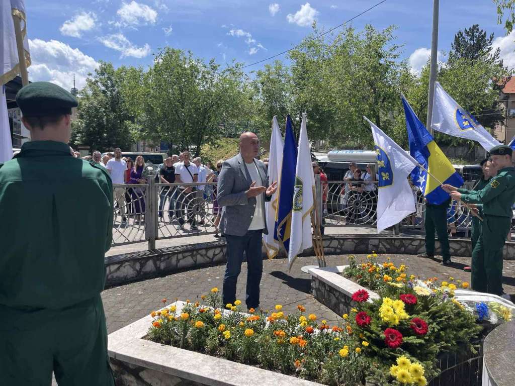 Sarajevo se poklonilo herojima: Na današnji dan život je izg