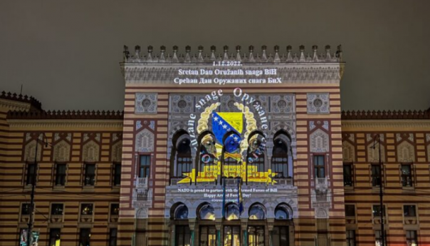 Sarajevska Vijećnica u bojama OSBiH