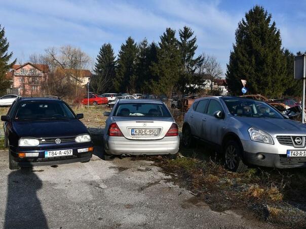 Sarajki oduzet automobil zbog 1.663 KM neplaćenih kazni