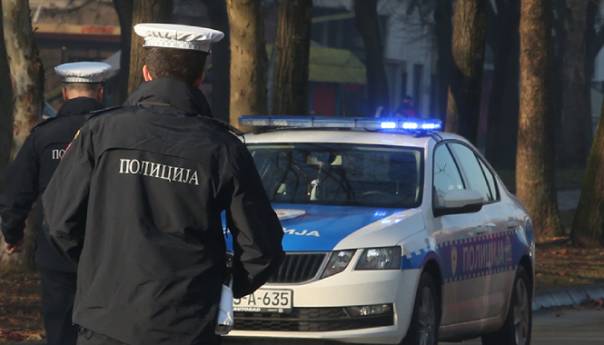 Sarajliji oduzet BMW zbog neposjedovanja vozačke dozvole i duga za kazne od 16.000 KM