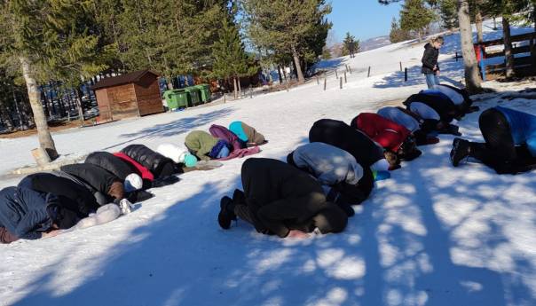 Sarajliju MUP RS-a prijavio zbog obavljanja namaza