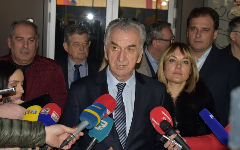 Šarović: Ako Mićić ne prihvati odluke Predsjedništva, brzo ćemo se razići