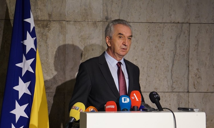 Šarović: Dodik u sopstvenoj rulet igri trajnog odlaska ili kraćeg opstanka